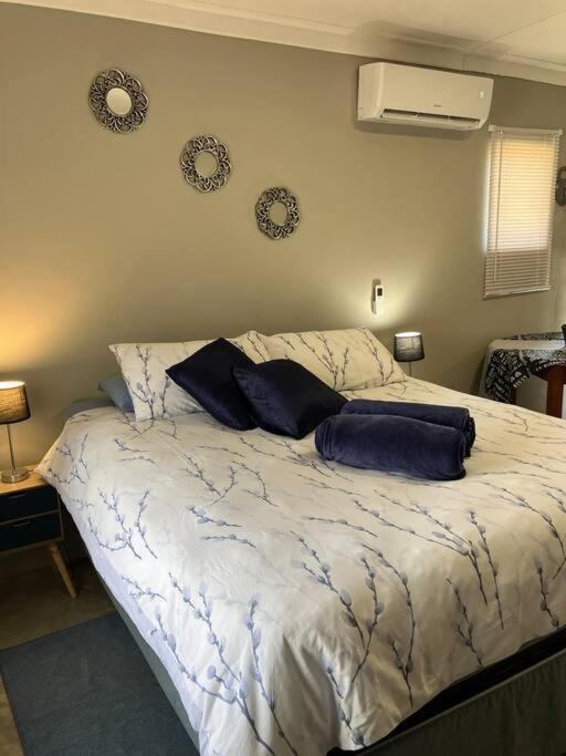 Stellies Accommodation - Room 1 Keetmanshoop Exterior foto