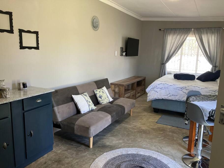 Stellies Accommodation - Room 1 Keetmanshoop Exterior foto
