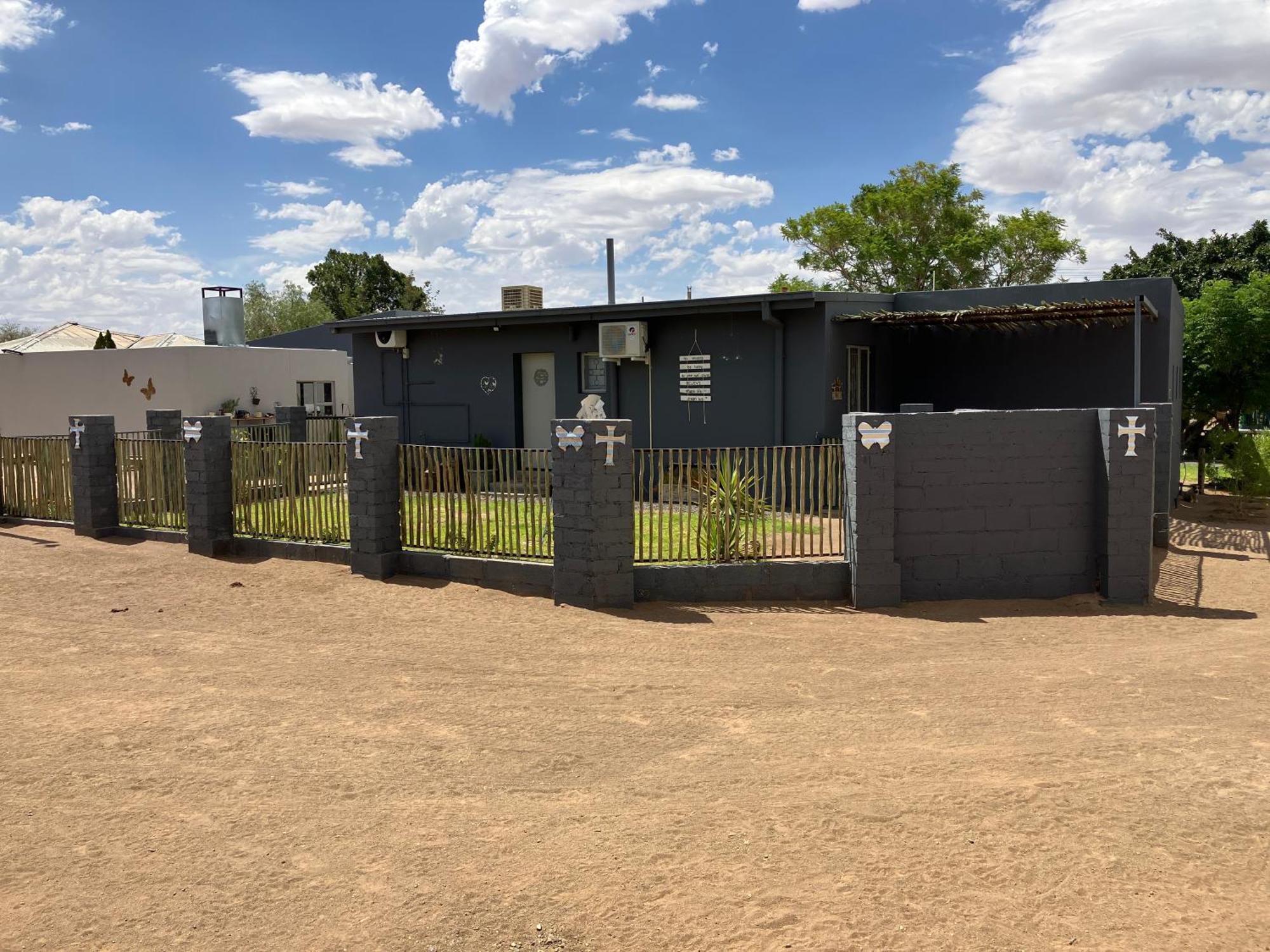 Stellies Accommodation - Room 1 Keetmanshoop Exterior foto