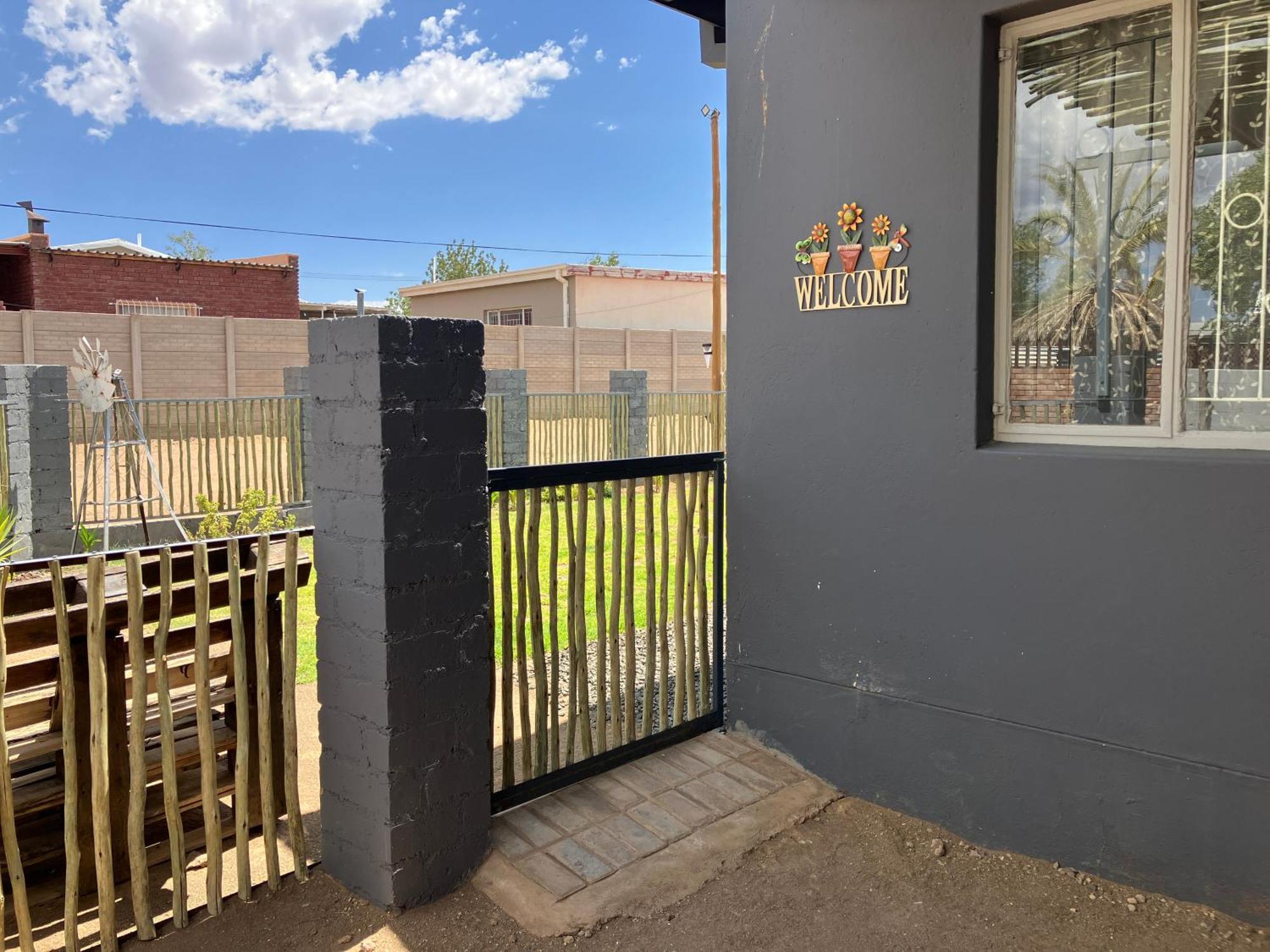 Stellies Accommodation - Room 1 Keetmanshoop Exterior foto