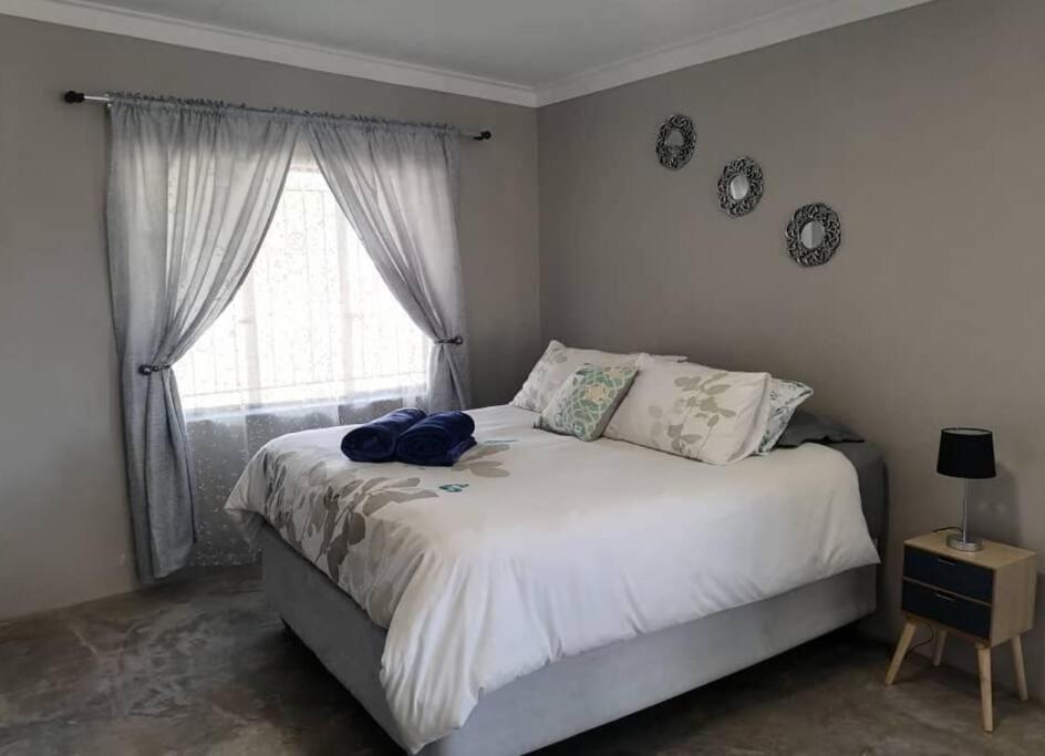 Stellies Accommodation - Room 1 Keetmanshoop Exterior foto
